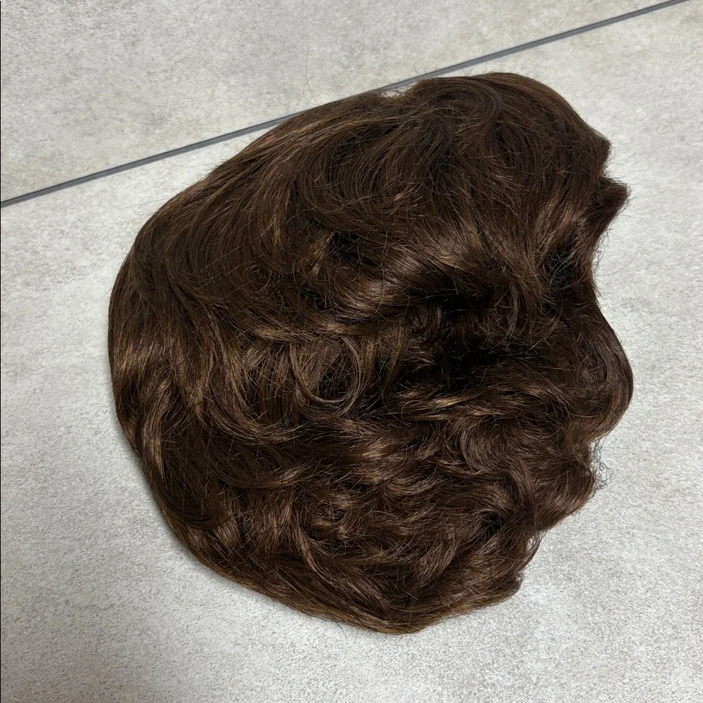 Short Brown Women's Wig - Picture 6 of 13